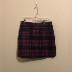Nike Women's Dri-Fit Golf
Skort Plaid Navy and Pink Size
Size: 6